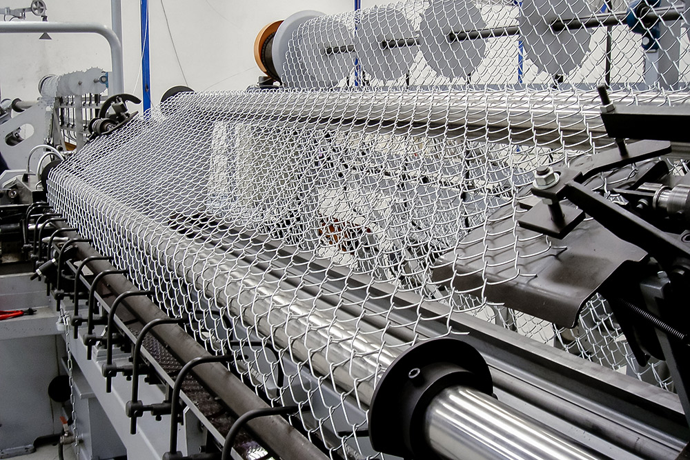 Chain link manufacturing